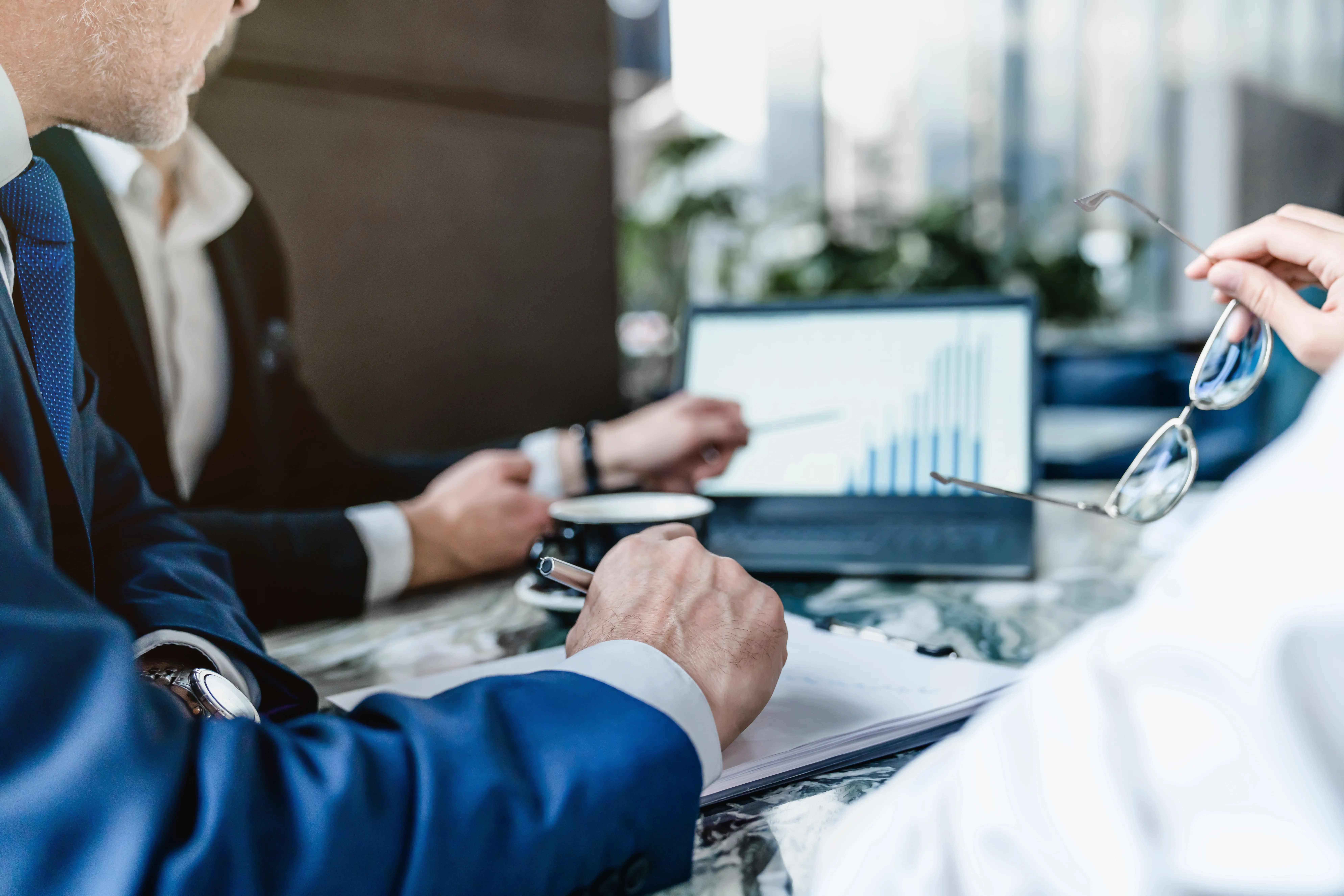YLU CPA Fractional CFO services helping Vancouver, BC businesses prepare for business financing through cash flow planning, forecasting, and reporting